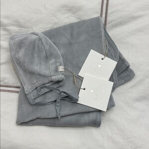 Bonnet and blanket set